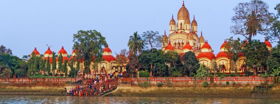 Dakshineswar Kali Temple - Kolkata Famous Tourist Places for Family Trip - Bharat Taxi Blog