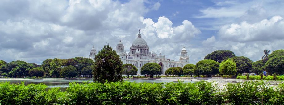 Victoria Memorial - Kolkata Famous Tourist Places for Family Trip - Bharat Taxi Blog